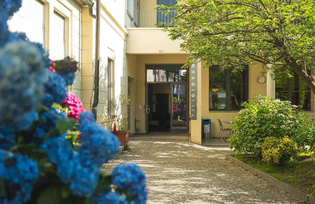 Locarno Youth Hostel-1